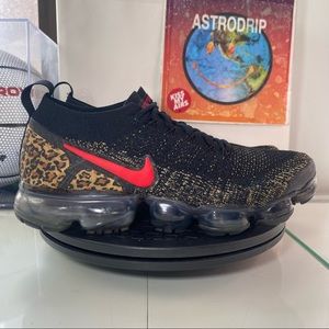 flyknit triple black vapormax